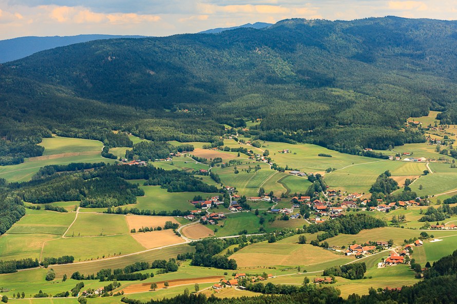 kaitersberg im bayerischen wald im luftbild