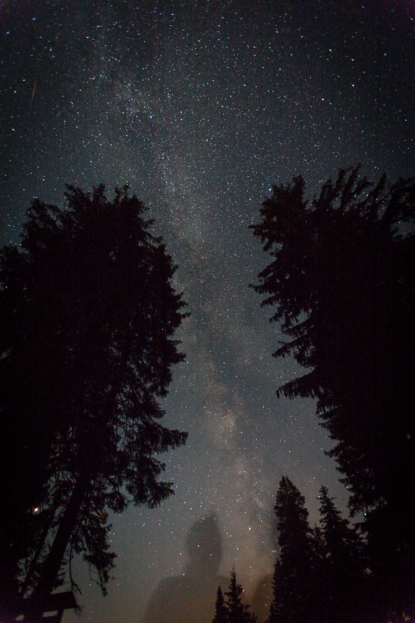 sternenhimmel milchstrasse und die monde des jupiter im nationalpark bayerischer wald